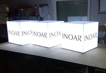 kubiki z plexi poświetlane LED